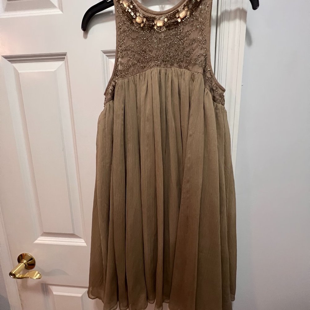 Anthropologie- Moulinette Soeurs size 4  tan swing dress bejeweled neckline